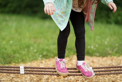 Fallschutzbelag für Spielplätze - Natürliche Beläge im Vergleich